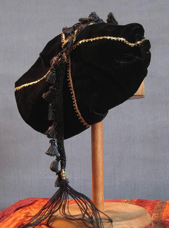 Tasseled Beret - Black / Gold - Tall Toad