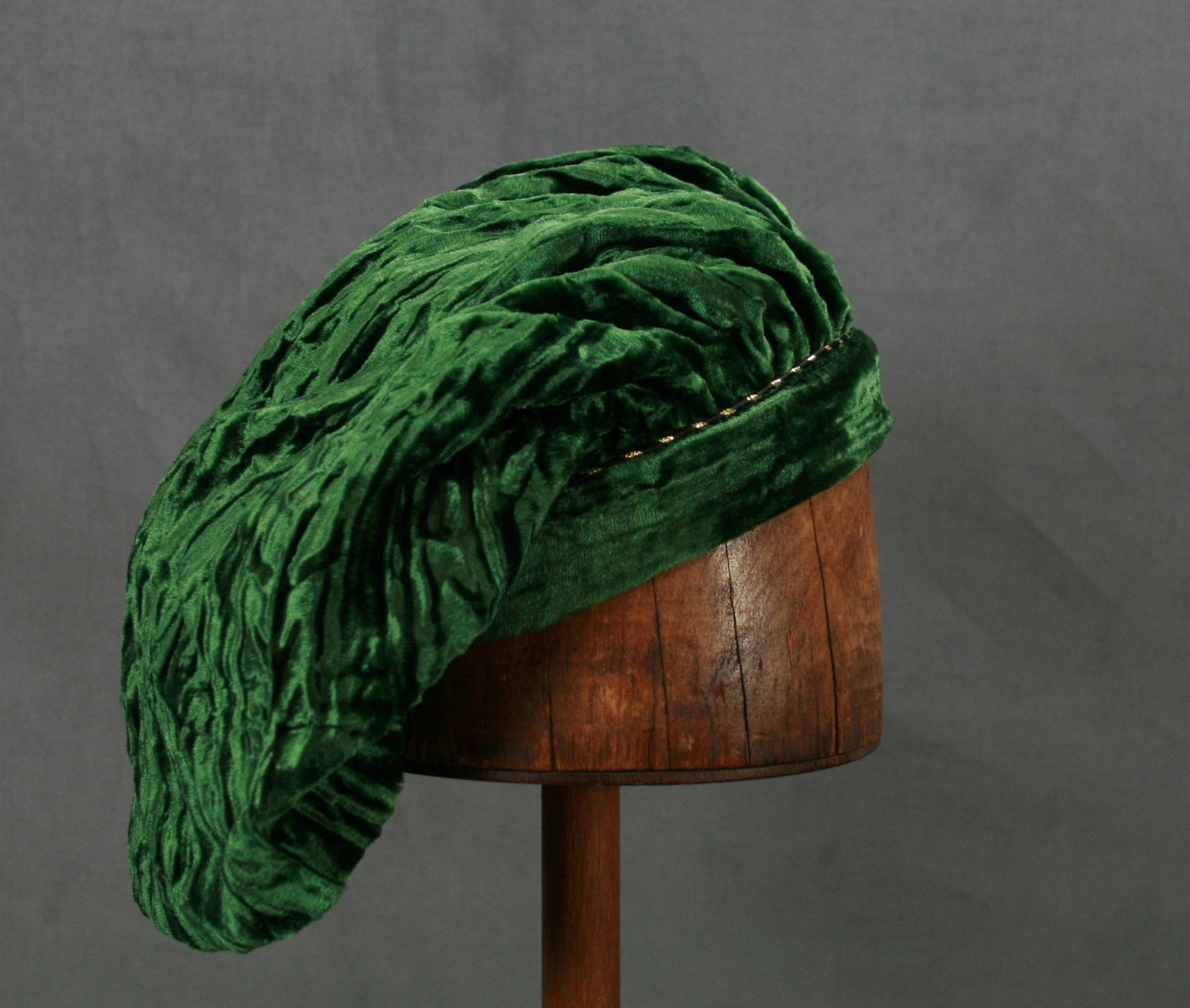 Crushed Velvet Beret - Green Long / Gold Trim - Tall Toad