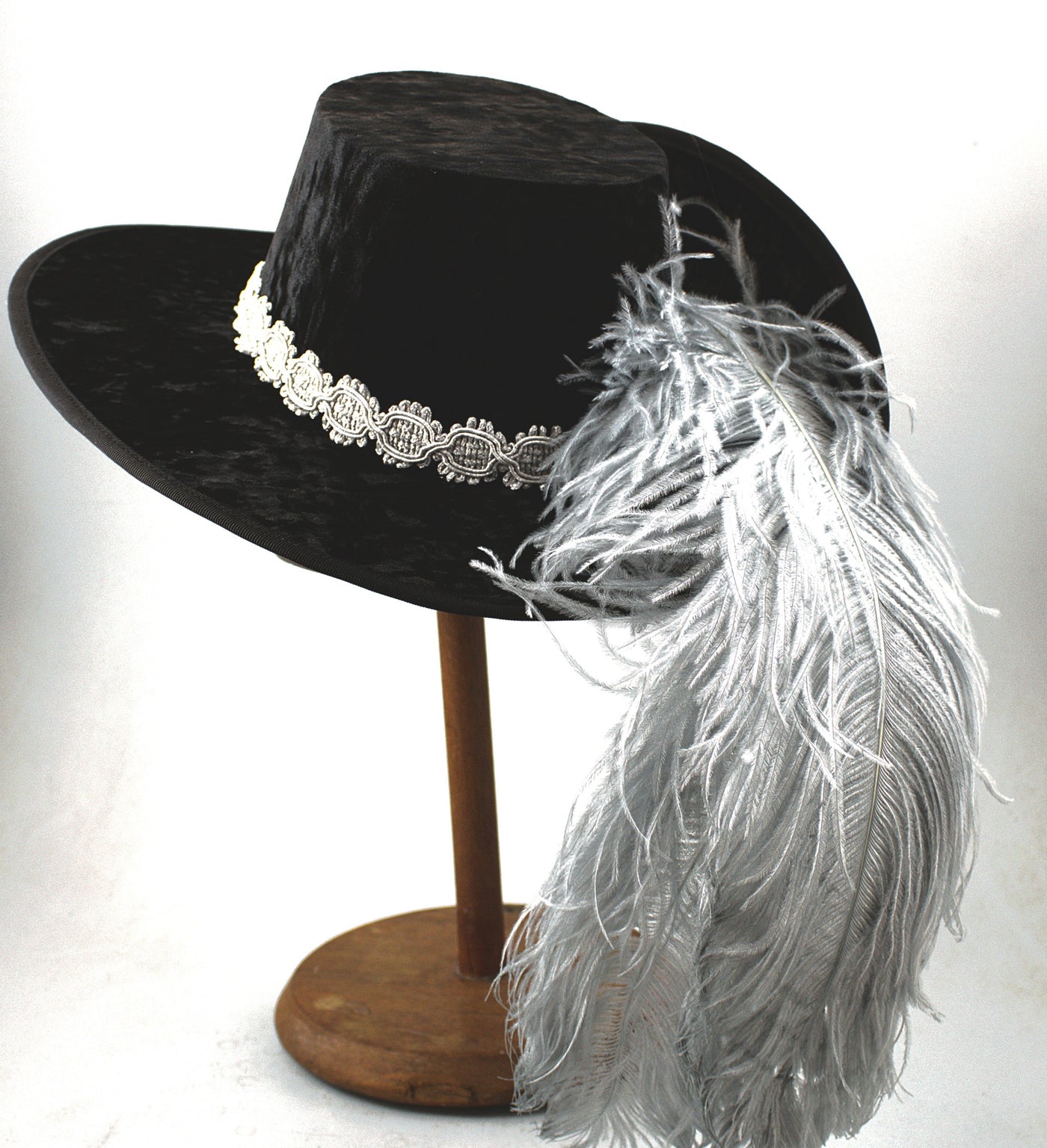 Crushed Velvet Cavalier - Black / Silver Band / Silver Feathers