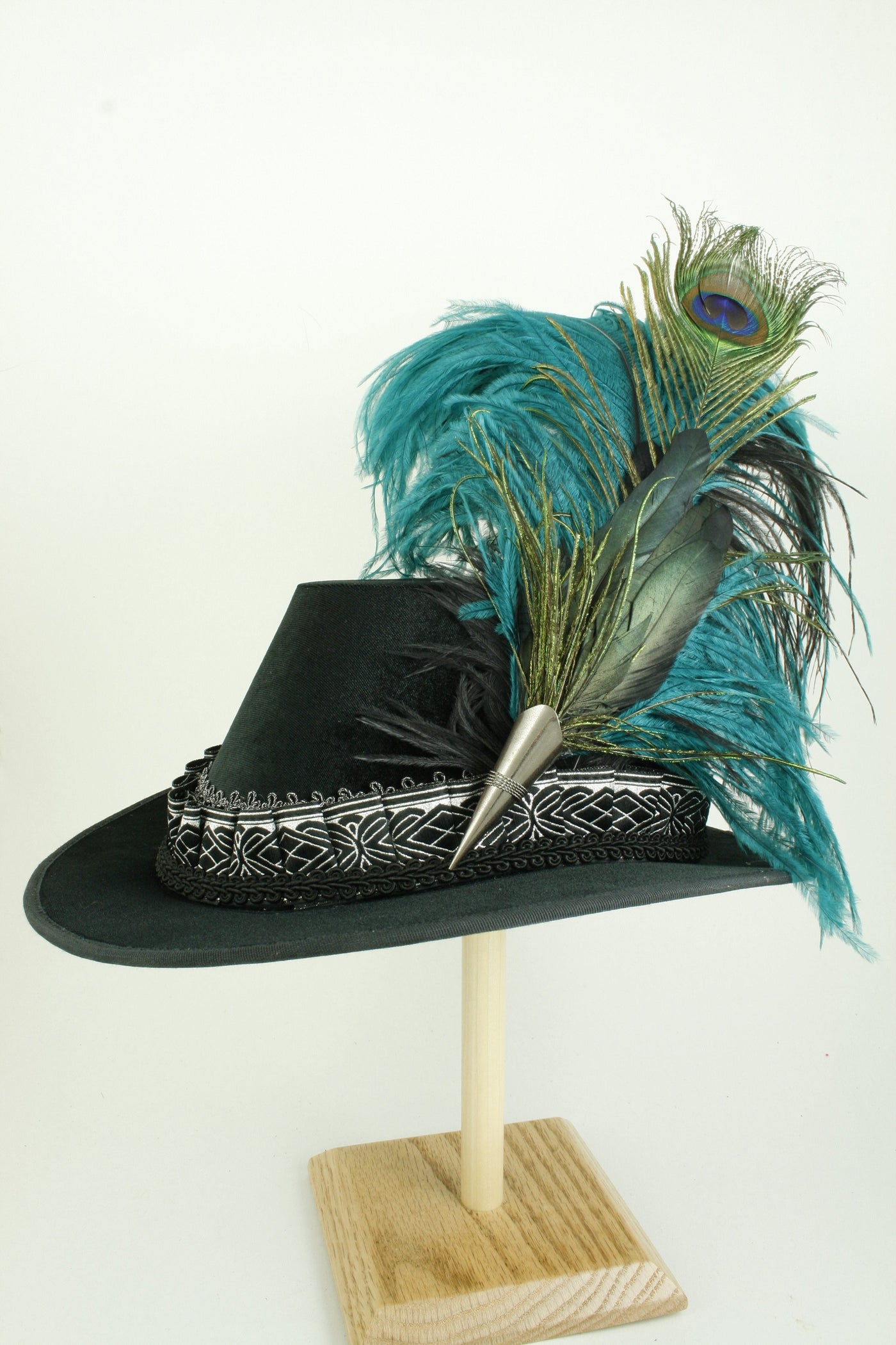 Tall Hat - Black / Pleated Silver Smooth Velvet - Tall Toad