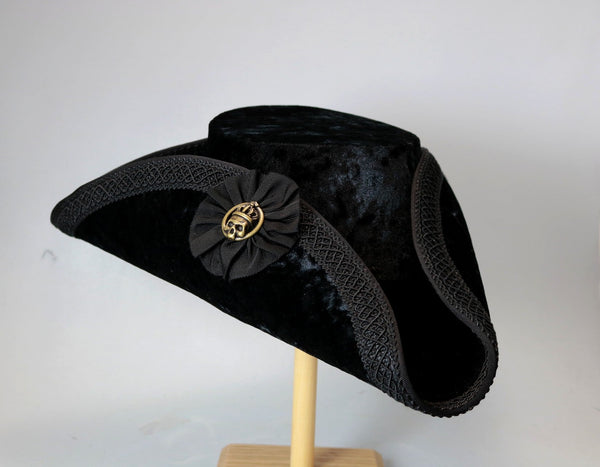 1930s–40s Black Silk Velvet Skull Cap with Sculptural Corded Trim Skull Cap Black Velvet Vintage Hats for Women for sale | eBay main image 4