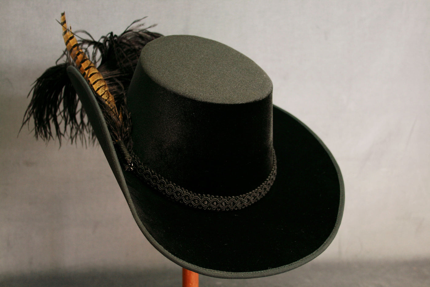 Smooth Velvet Cavalier - Black / Black Feathers with Pheasant - Tall Toad