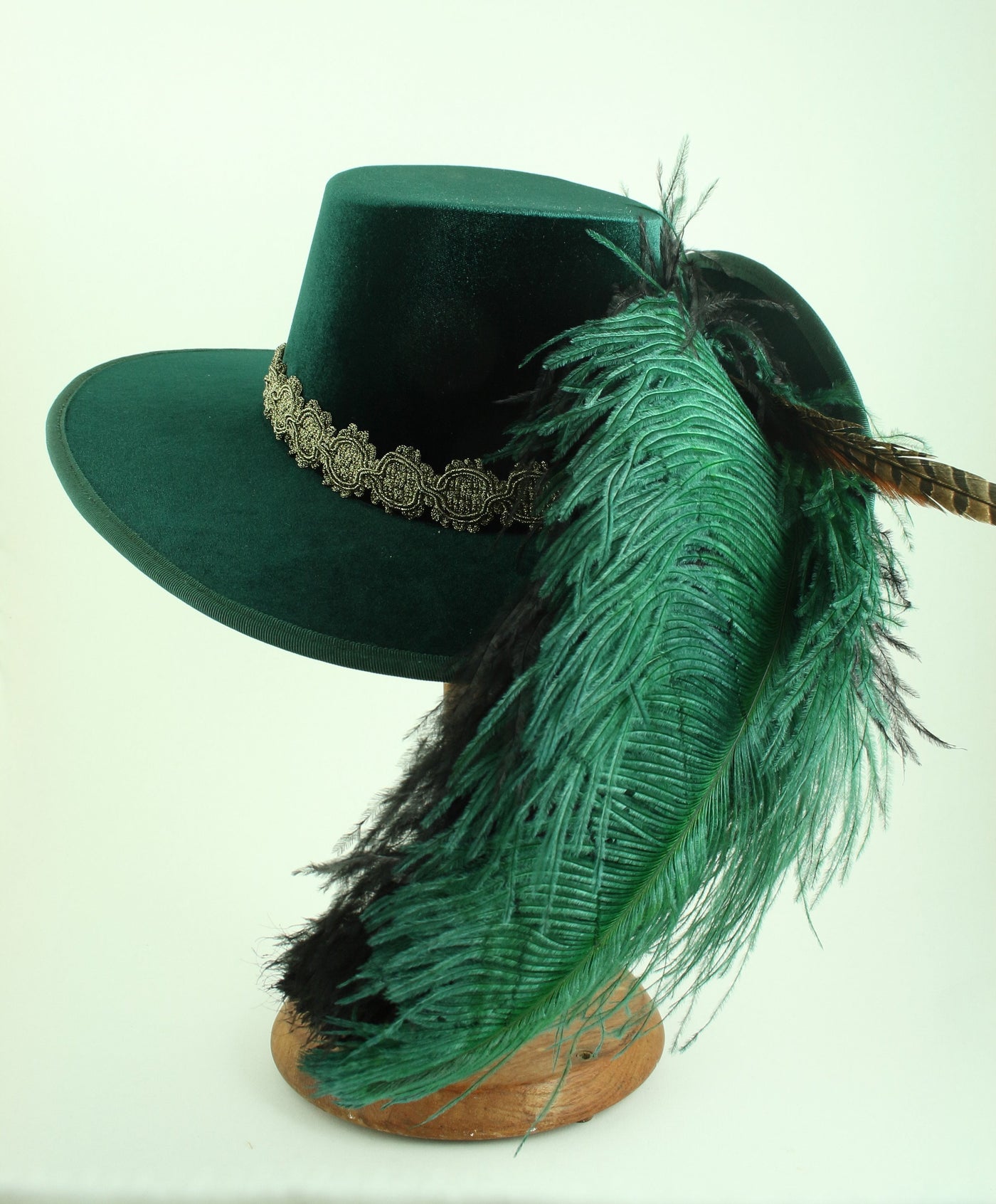 Smooth Velvet Cavalier - Green / Gold / Green Feathers - Tall Toad