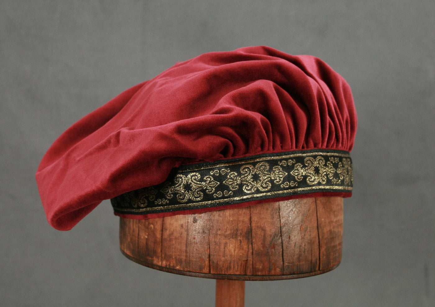 Cotton Velveteen Beret - Ruby Wine / Black-Gold - Tall Toad