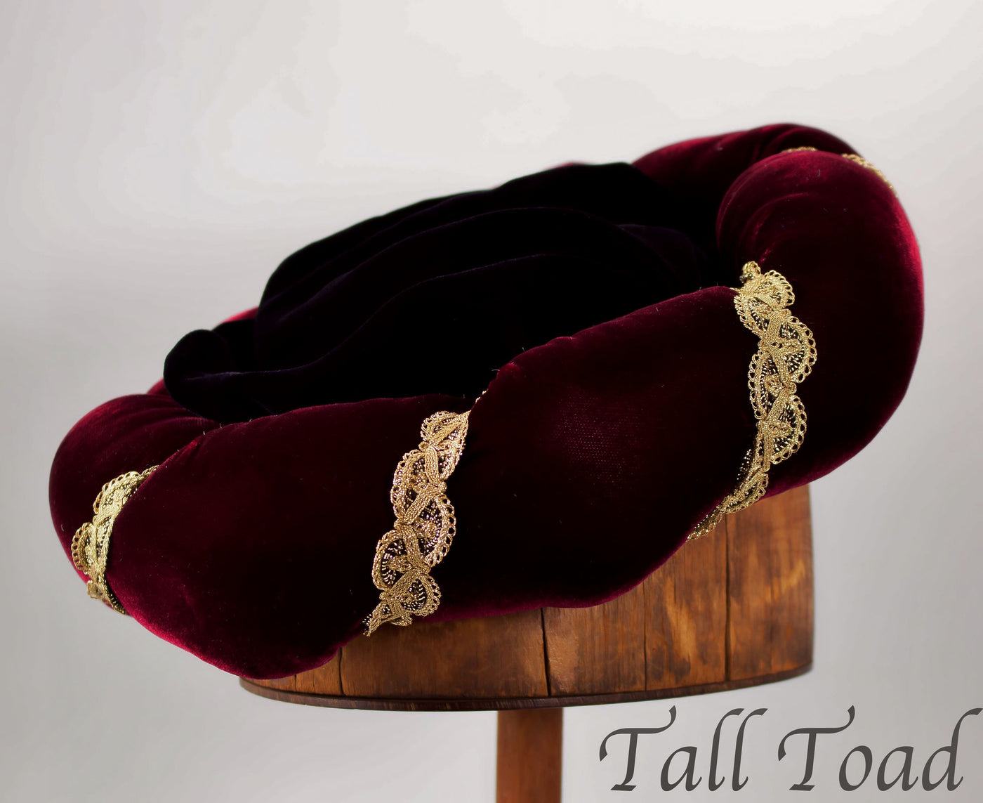 Roundlet - Ruby Wine  / Gold Trim - Tall Toad